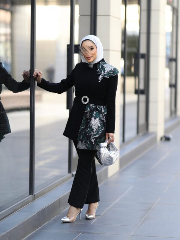 Black top + skirt - Image 7